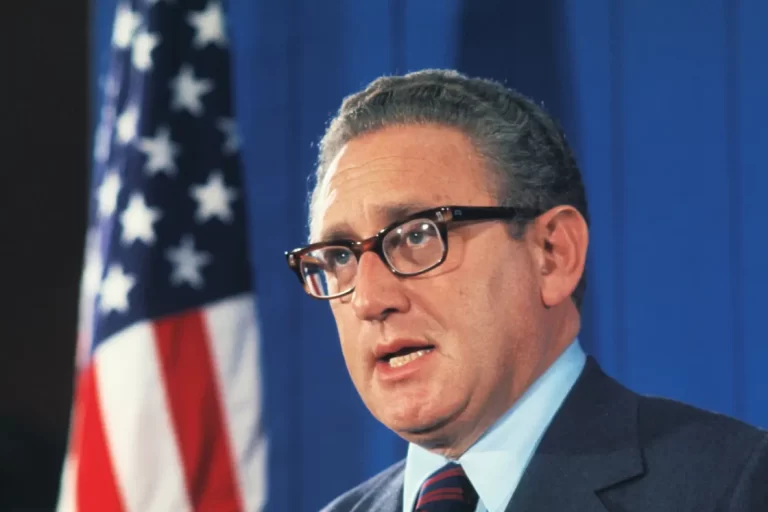 Henry Kissinger, former secretary of state who shaped decades of U.S. policy, dies at 100